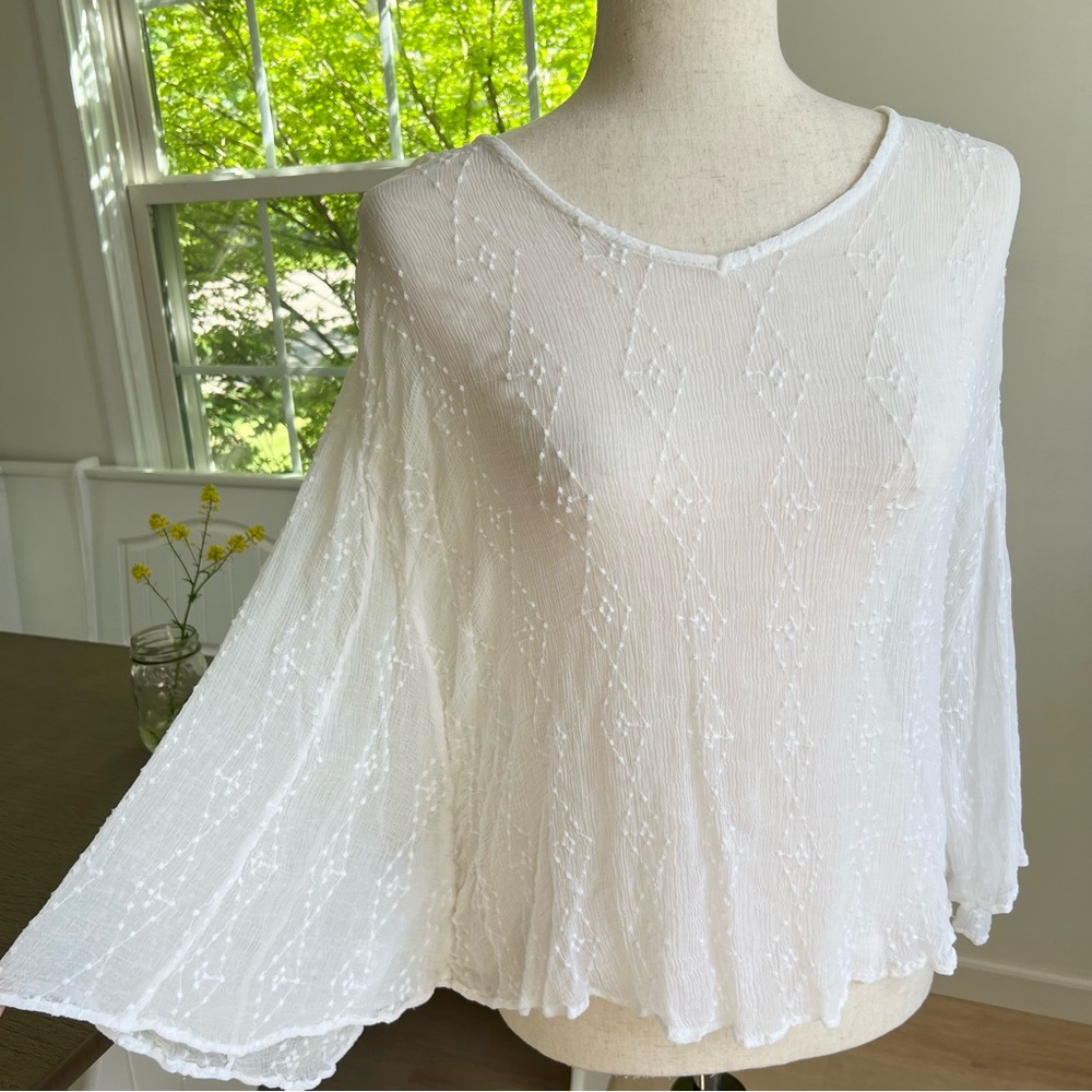 Chico’s Embroidered Lacey Pattern Semi Sheer Feminine Boho Sleeve Top